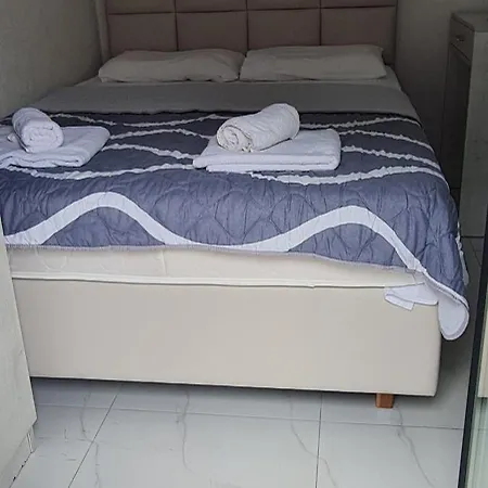 アパート D&b 1 *